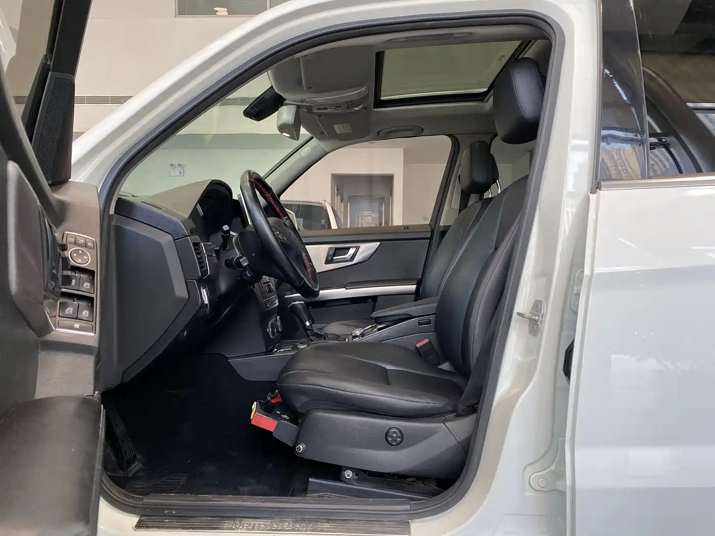 Mercedes-Benz GLK-Class 2012 GLK 300 4MATIC Dynamic фото 8