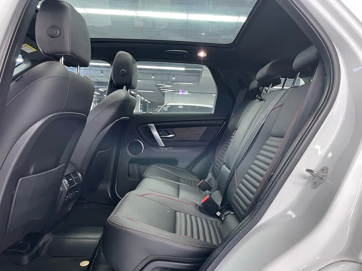 Land Rover Discovery Sport 2020 249PS R-Dynamic Performance Tech 7-seater фото 5