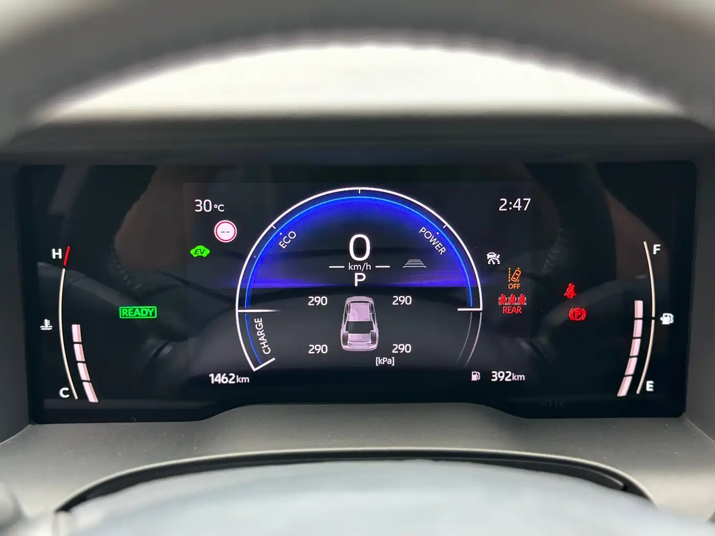 Toyota Camry 2026 Hybrid 2.0HGVP Luxury Edition фото 9