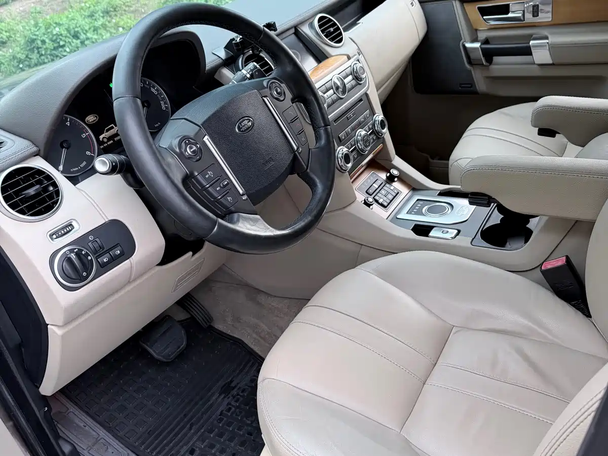 Land Rover Discovery 2015 3.0 SDV6 HSE Diesel фото 8