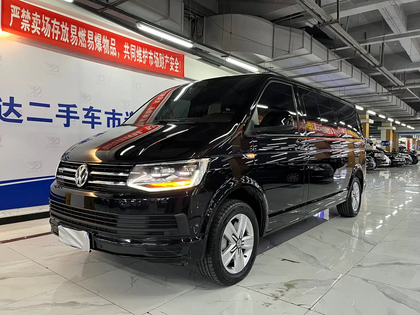 Volkswagen Caravelle 2019 2.0TSI 4WD Comfort 7-seater фото 2