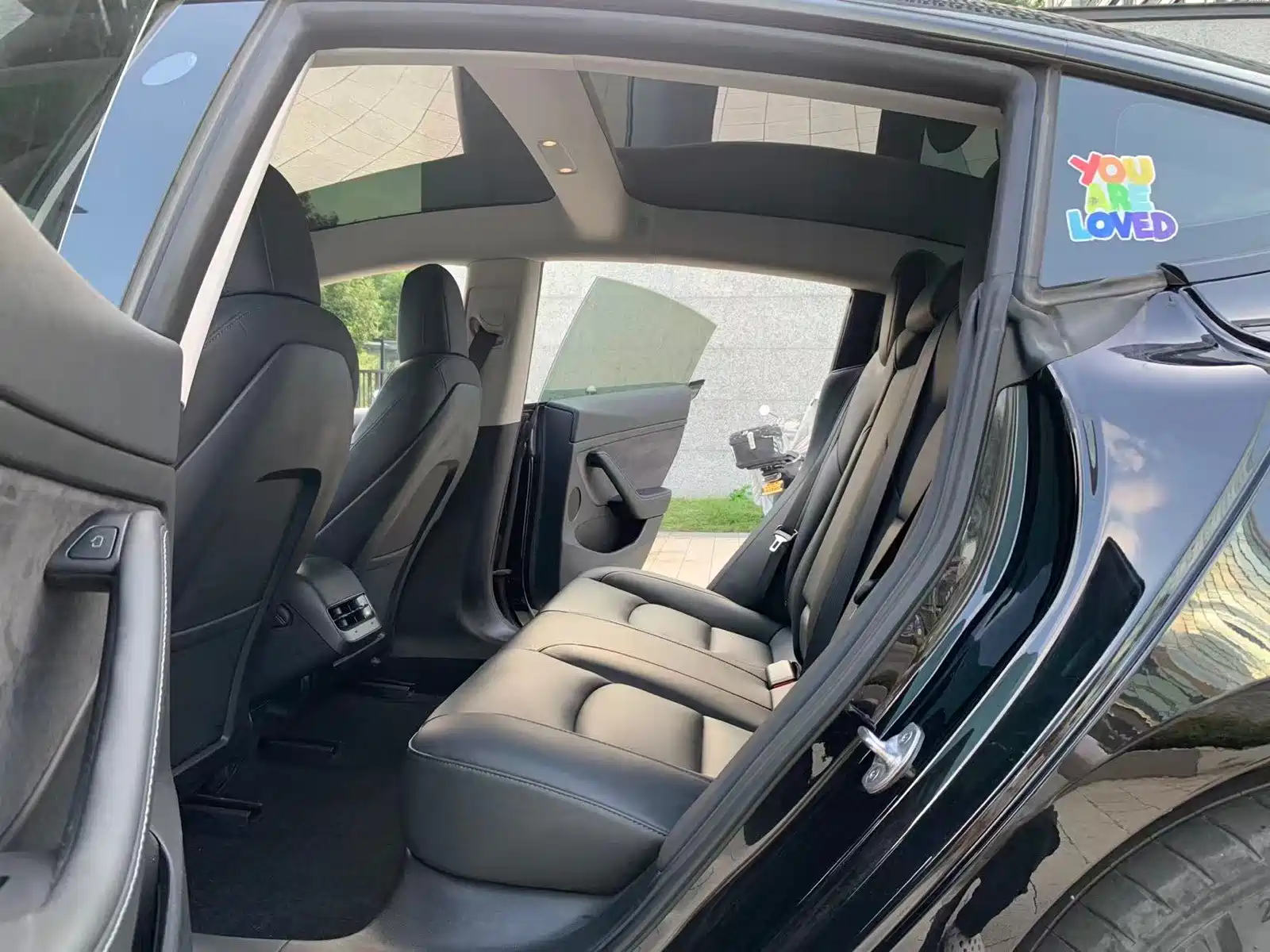 Фото 34 - Tesla Model 3