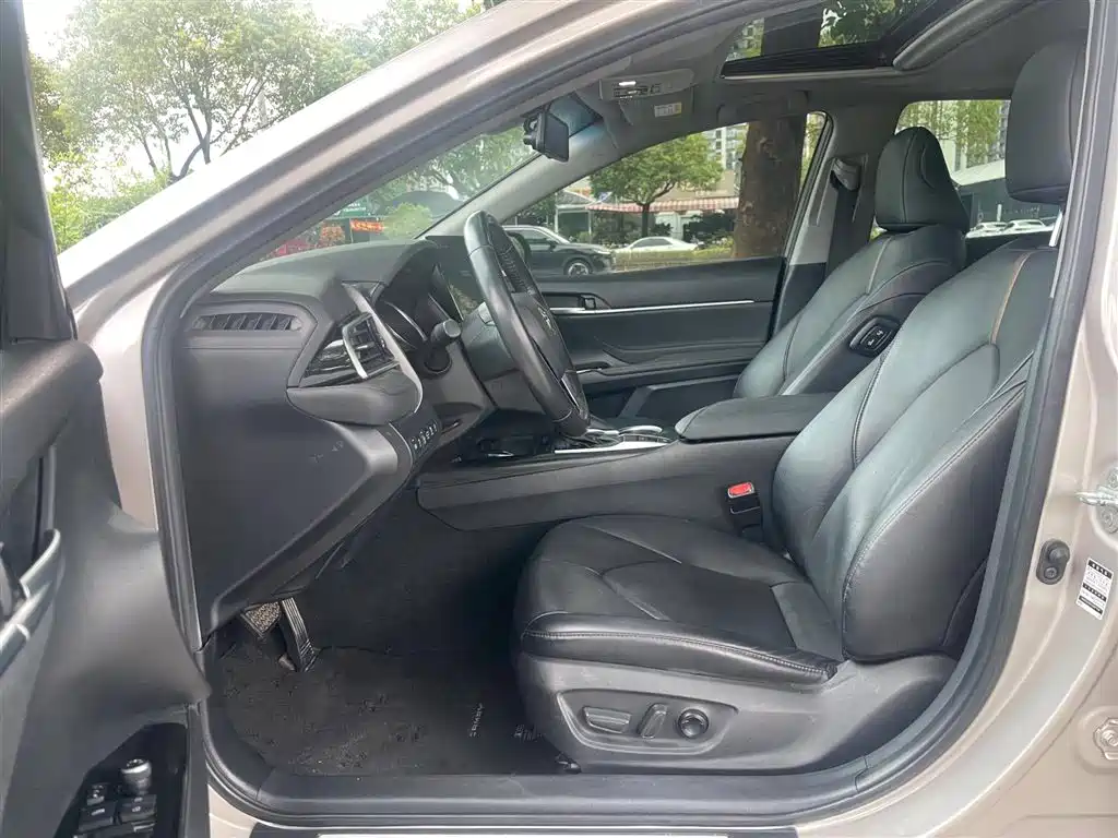 Toyota Camry 2021 2.0G Luxury Edition фото 4