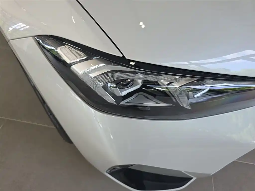 BMW 3 Series 2025 330Li M Sport Night Edition фото 13
