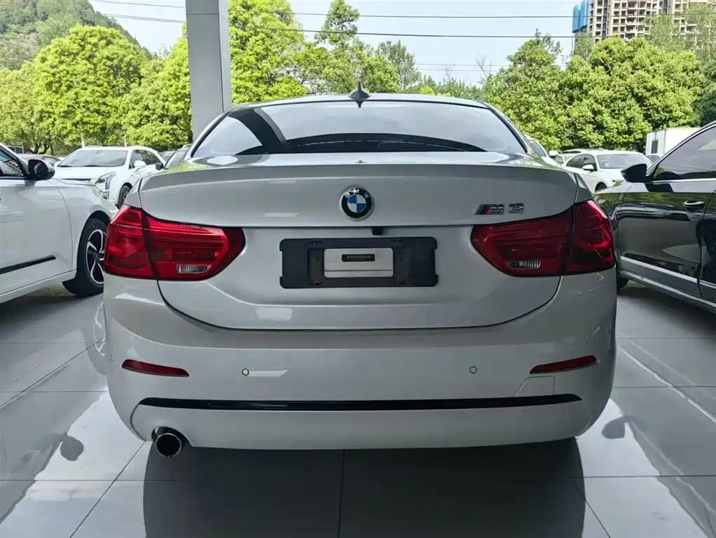 BMW 1 Series 2018 118i Fashion Edition фото 8