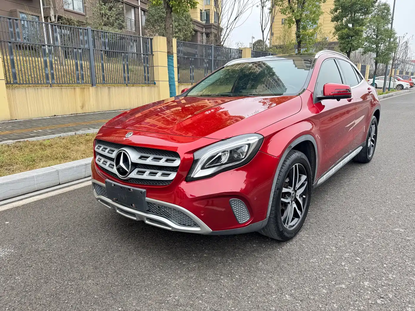 MERCEDES-BENZ GLA
