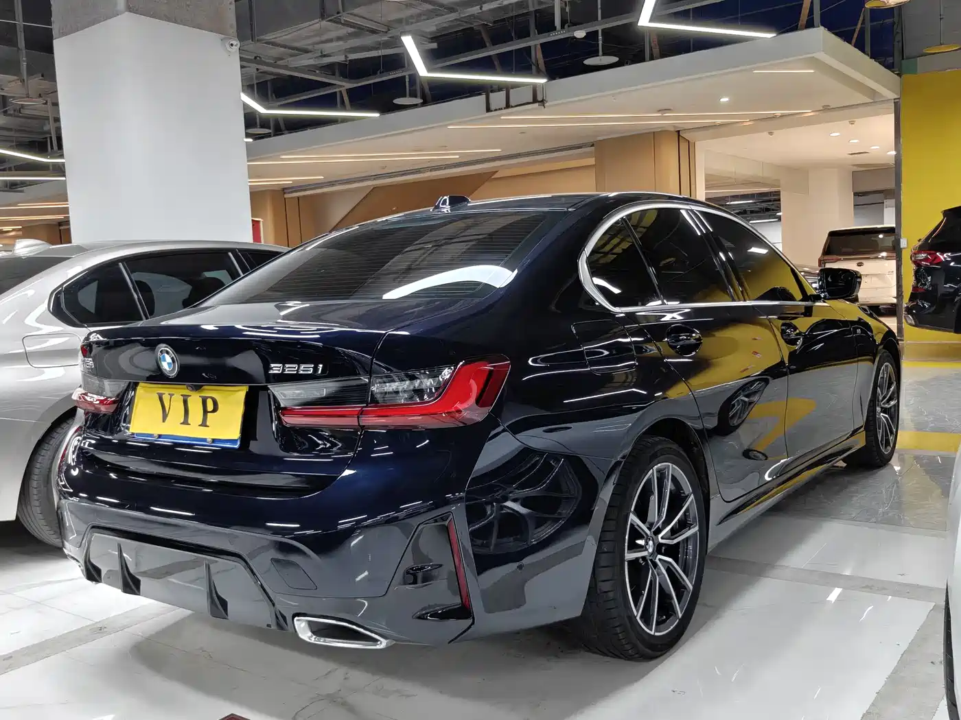 BMW 3 Series 2024 325i M Sport Shadowline Package фото 16