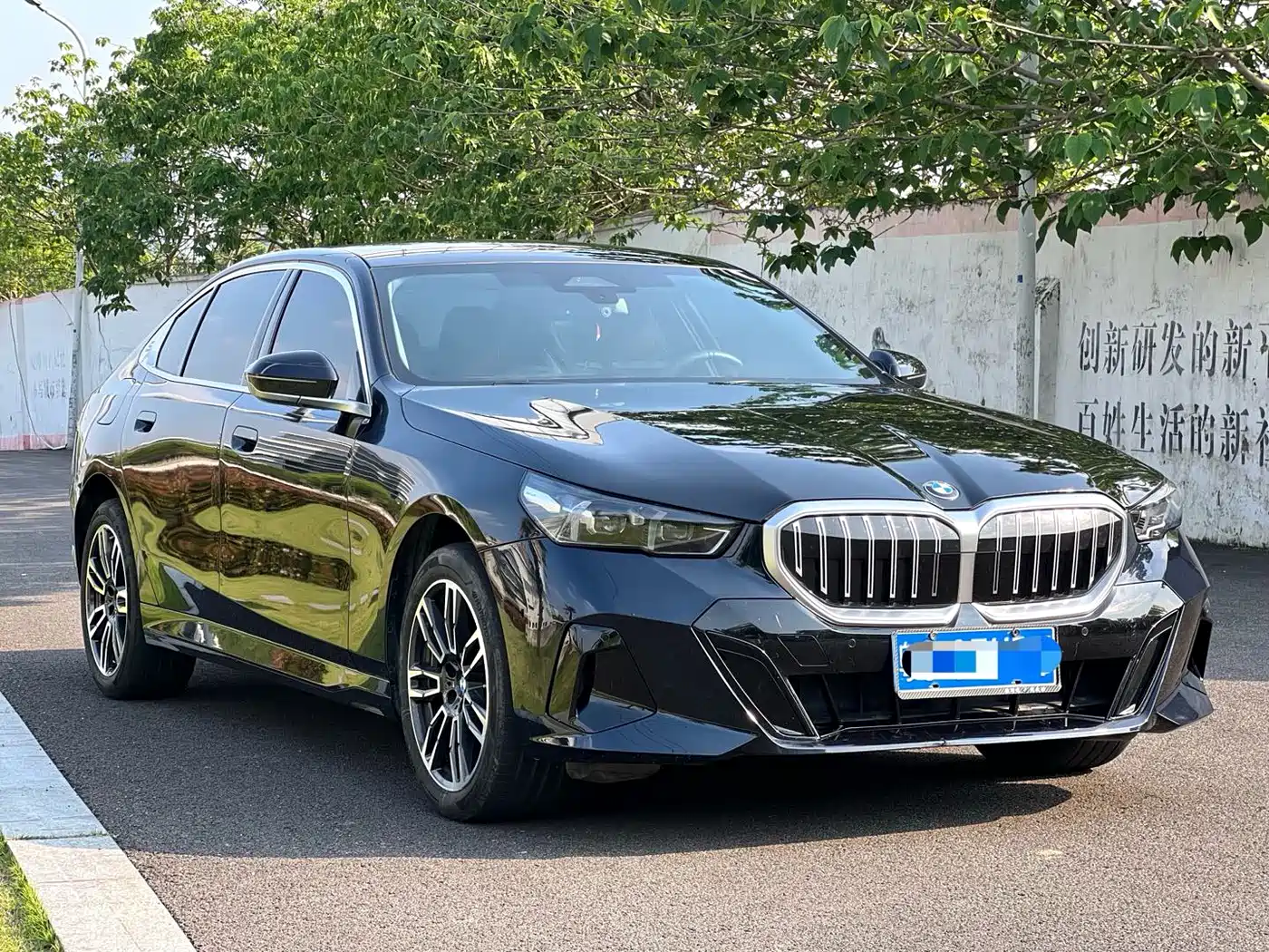 BMW 5 Series 2024 525Li M Sport Package фото 3