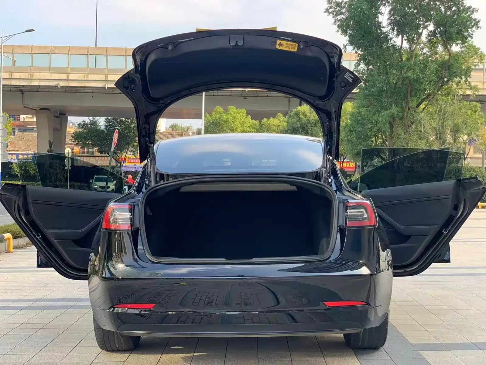 Фото 7 - Tesla Model 3