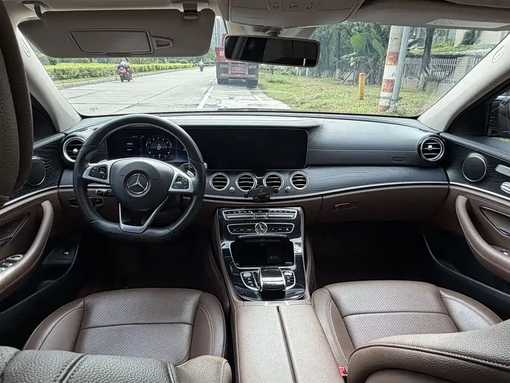 Mercedes-Benz E-Class 2017 E 300 L Sport Luxury фото 6