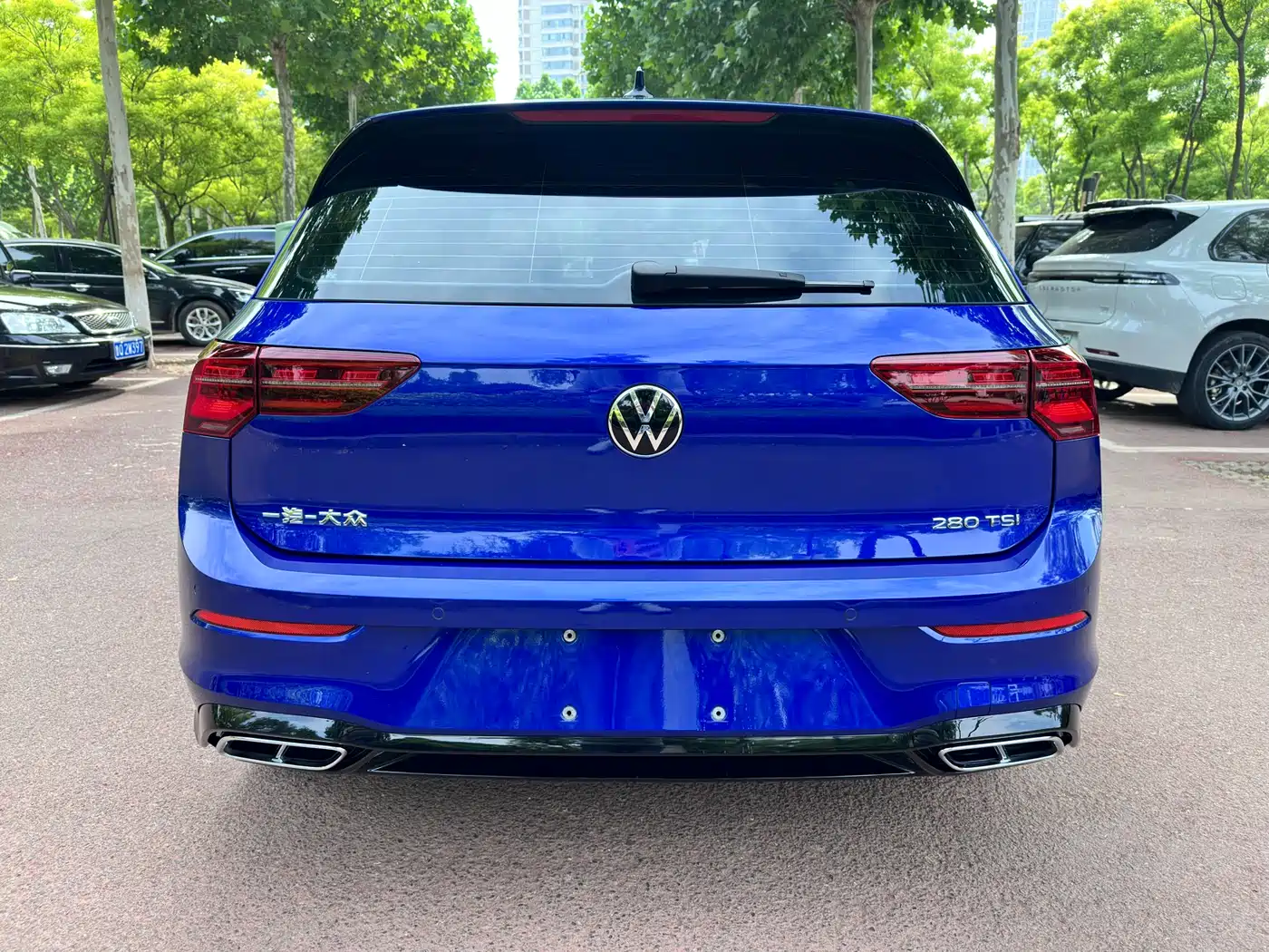 VOLKSWAGEN GOLF
