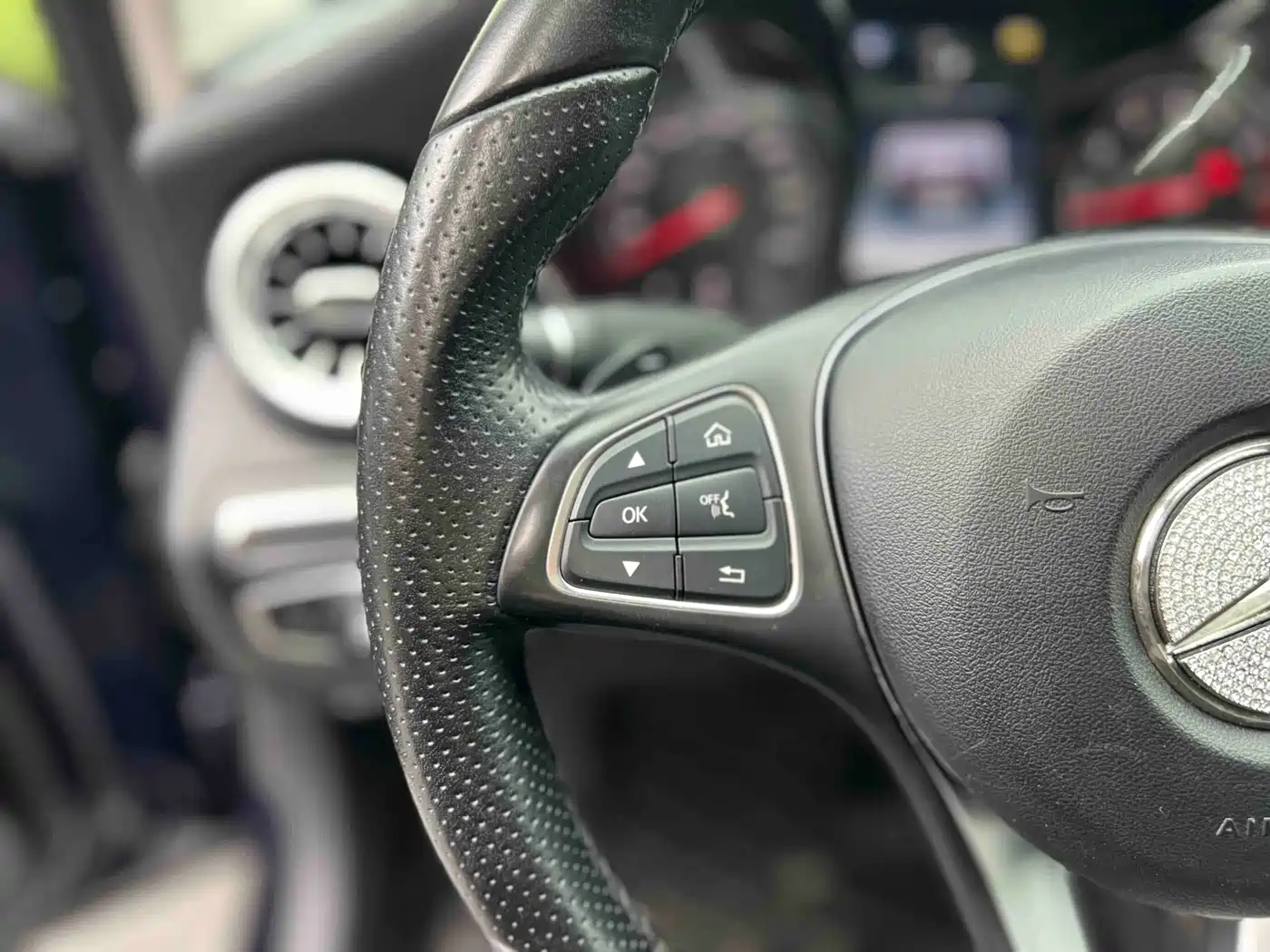 Mercedes-Benz C-Class 2017 Facelift C 200 L Sport Edition фото 21