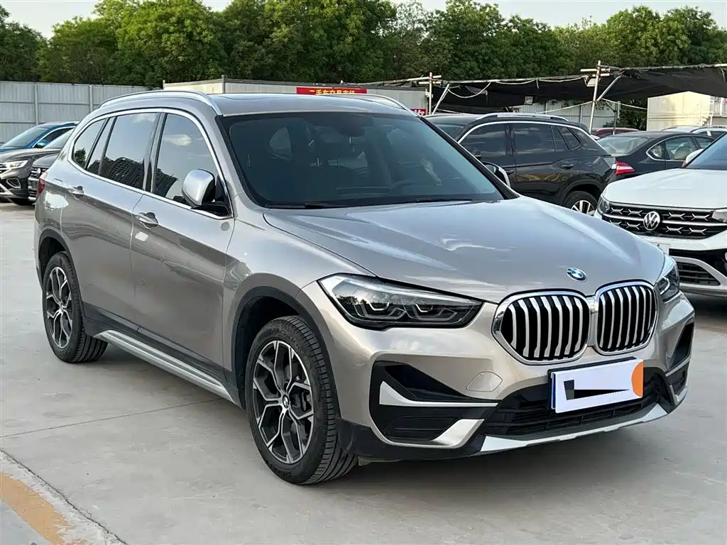 BMW X1 2022 sDrive20Li Fashion фото 3