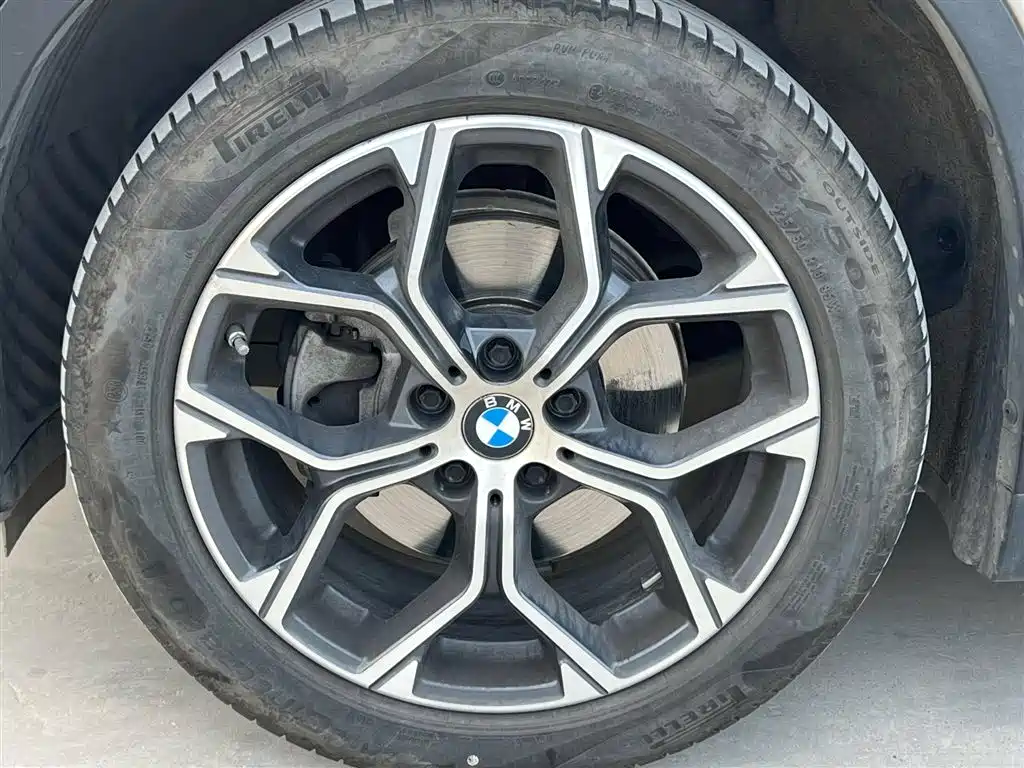 BMW X1 2022 sDrive20Li Fashion фото 5