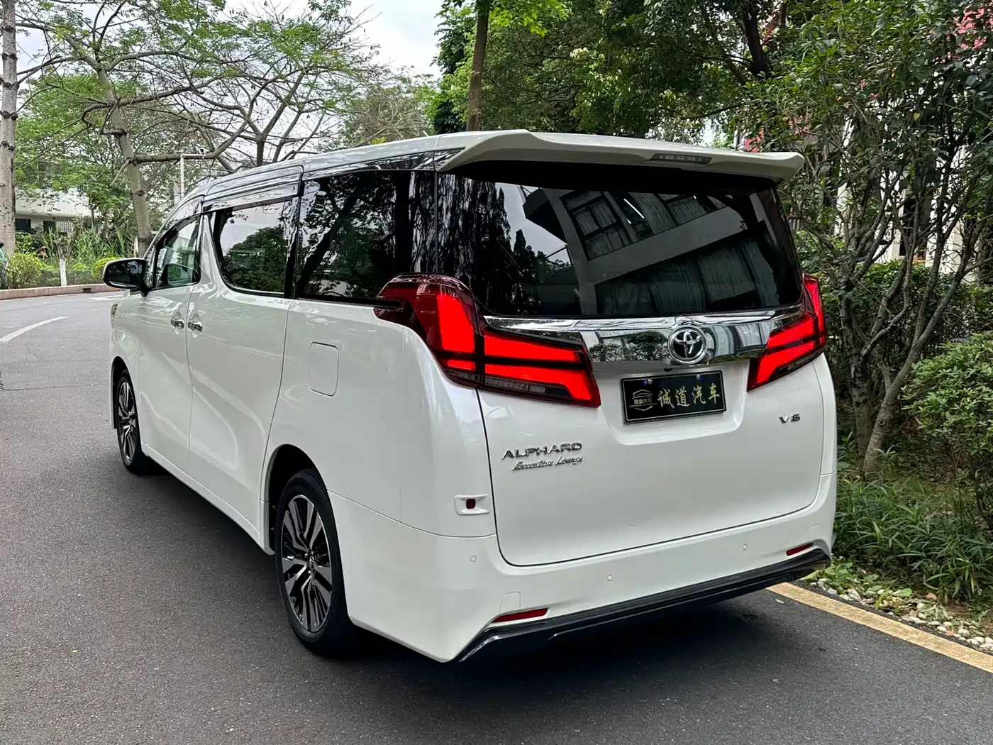 Toyota Alphard 2018 Facelift 3.5L Premium Edition фото 3