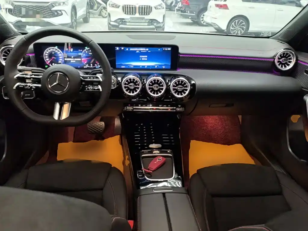 صورة 10 - Mercedes-Benz A-Class