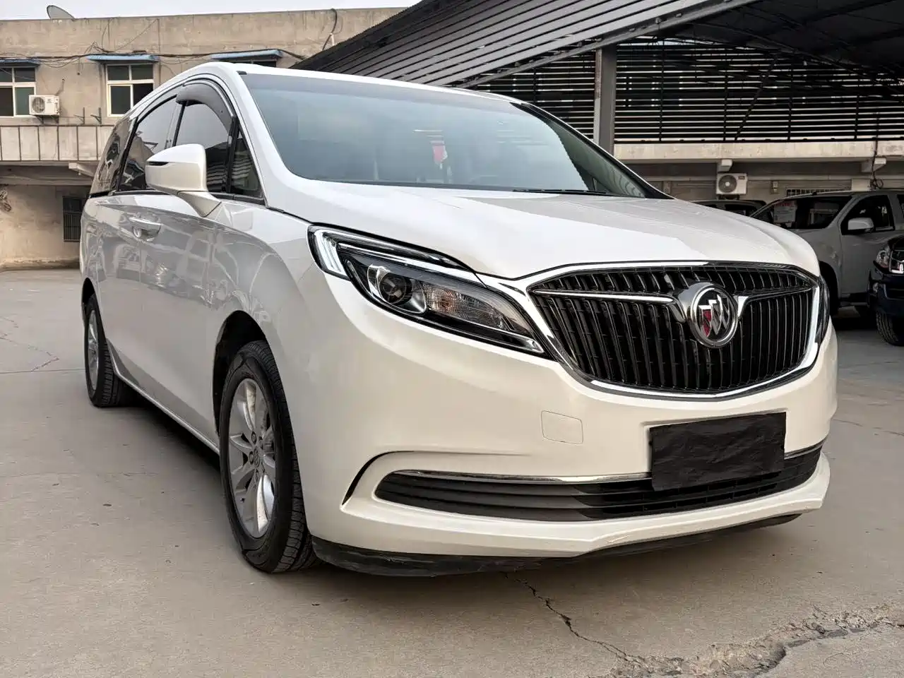Buick GL8 2018 ES 28T Comfort Type China VI фото 3