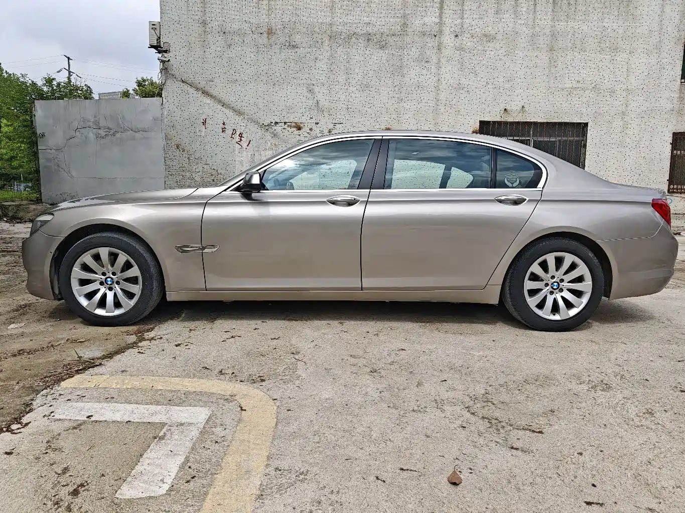BMW 7 Series 2009 740Li Premium фото 4