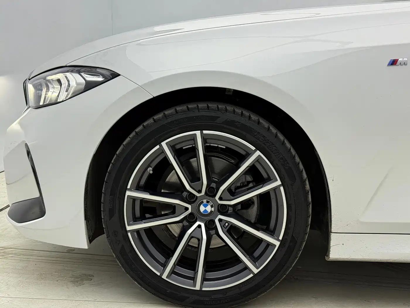 BMW 3 Series 2024 320i M Sport Package фото 8