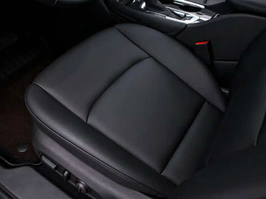 Photo 14 - Chevrolet Malibu XL