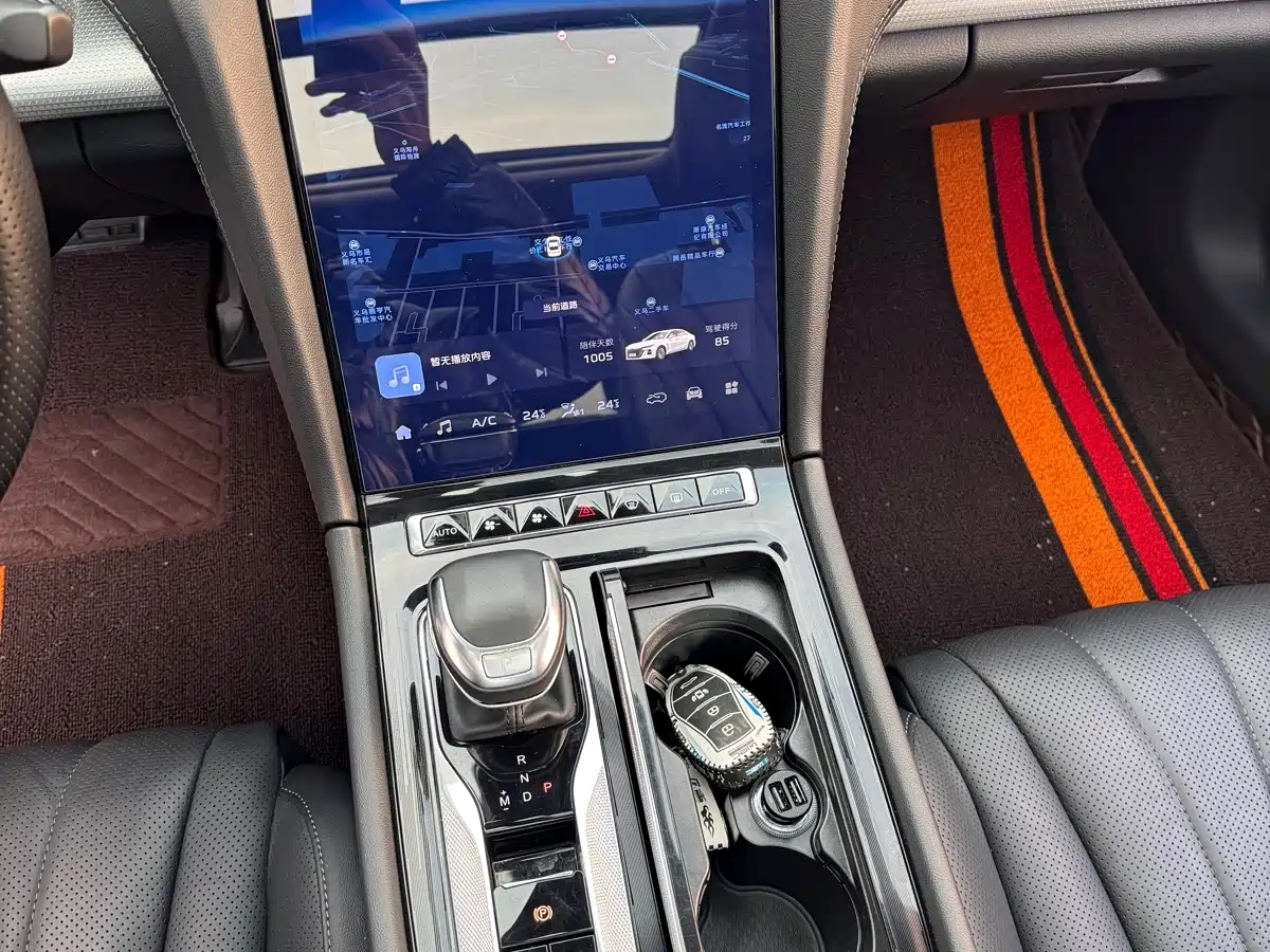 Hongqi H5 2023 2.0T Auto Smart Connect Flag Comfort фото 14