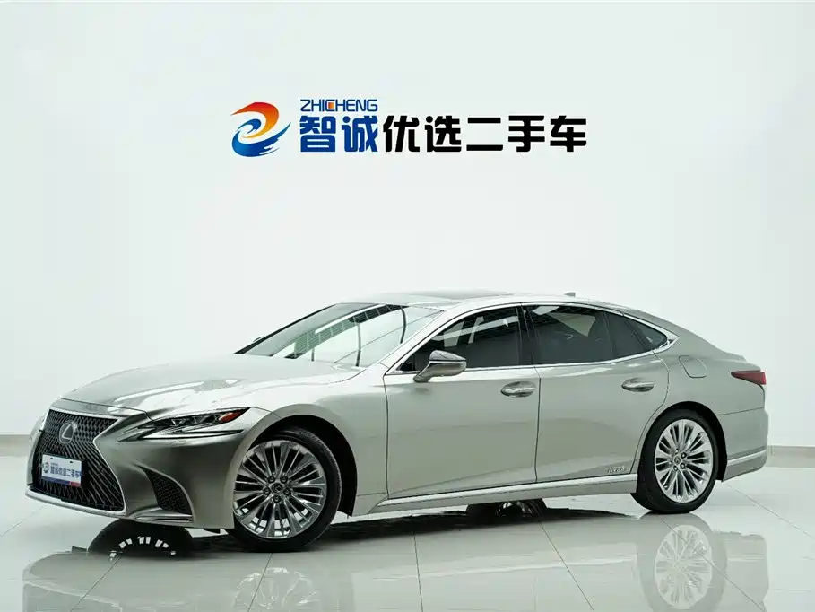 Lexus LS 2018 500h Executive Edition China V