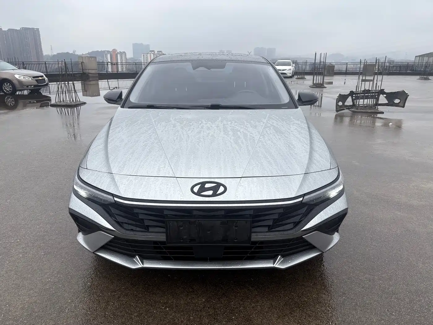 Hyundai Elantra 2023 Model 1.5L CVT LUX Premium Edition фото 2