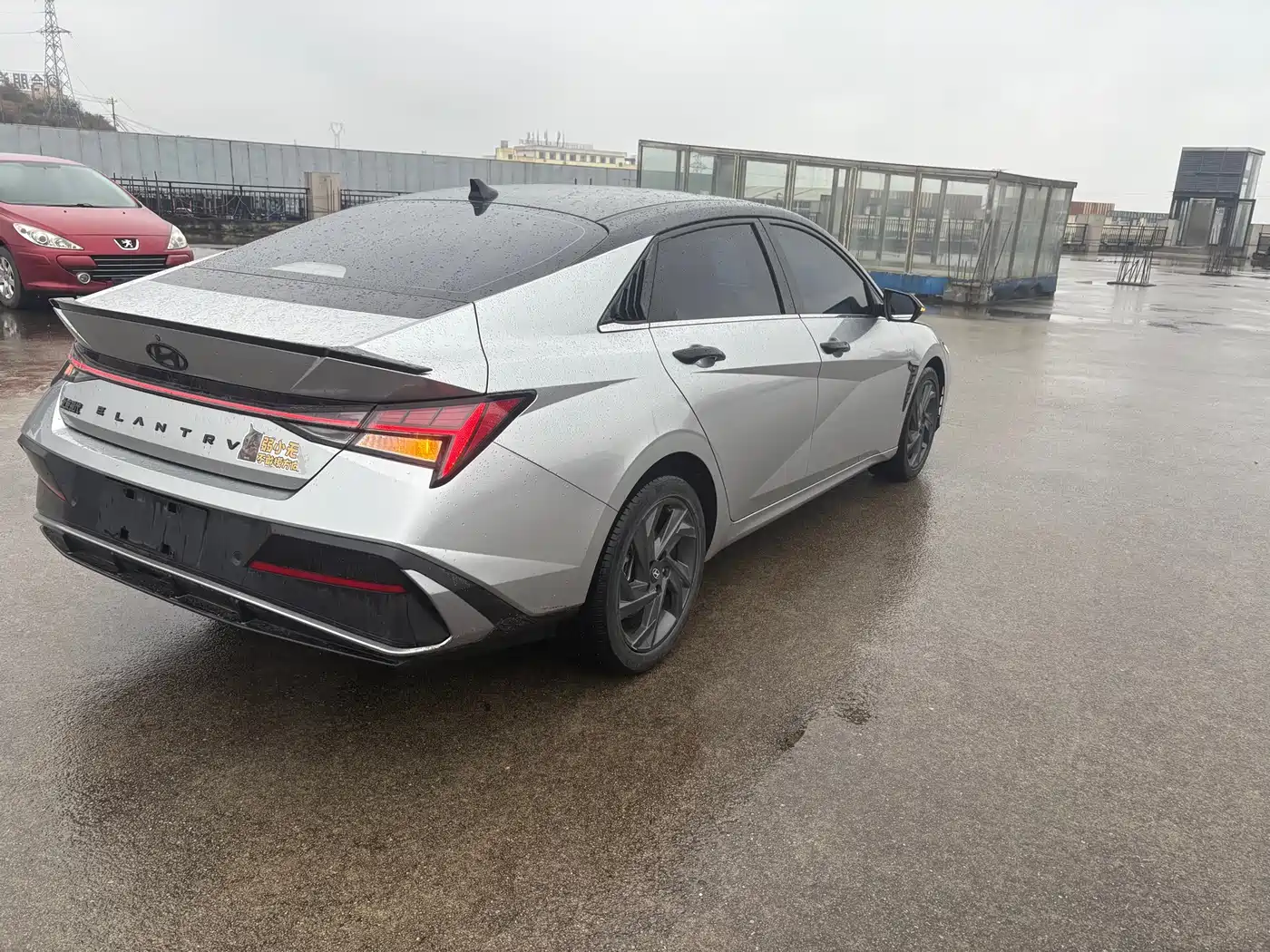 Hyundai Elantra 2023 Model 1.5L CVT LUX Premium Edition фото 8
