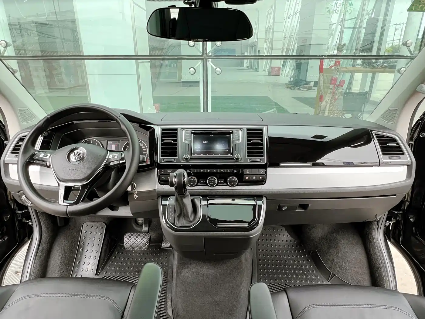 Volkswagen Multivan 2016 2.0TSI 4WD Prestige 7-Seater фото 13