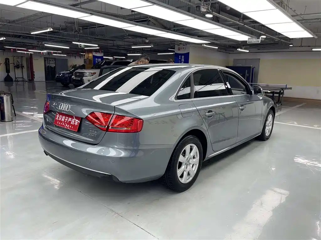 Audi A4L 2012 2.0 TFSI Auto Comfort фото 11