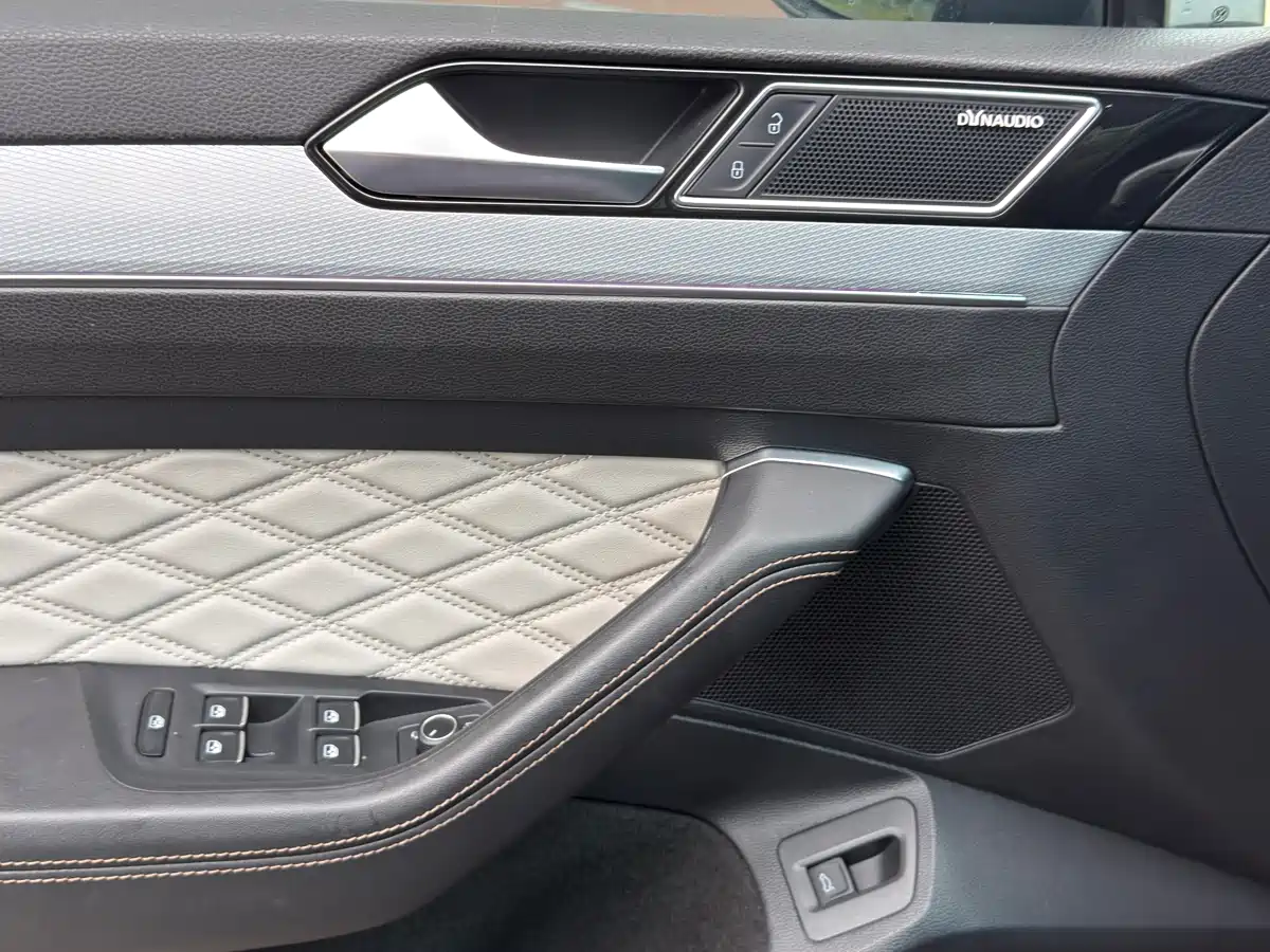 Volkswagen Magotan 2023 Model 2 Million Commemorative Edition 330TSI DSG Luxury фото 21