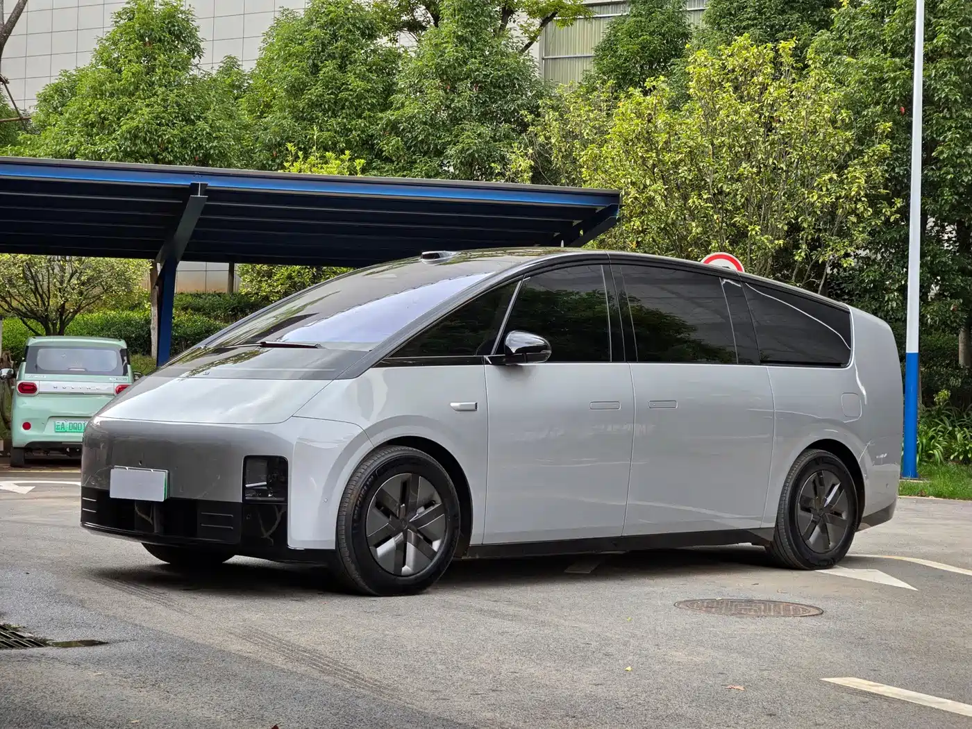 Li Auto MEGA 2025