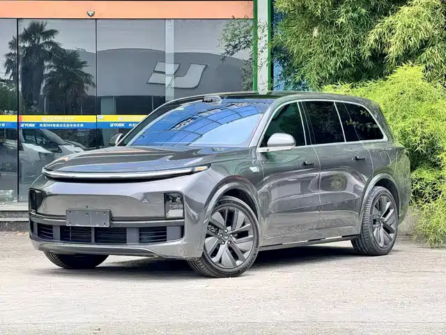 Li Auto Li Xiang L9 2025