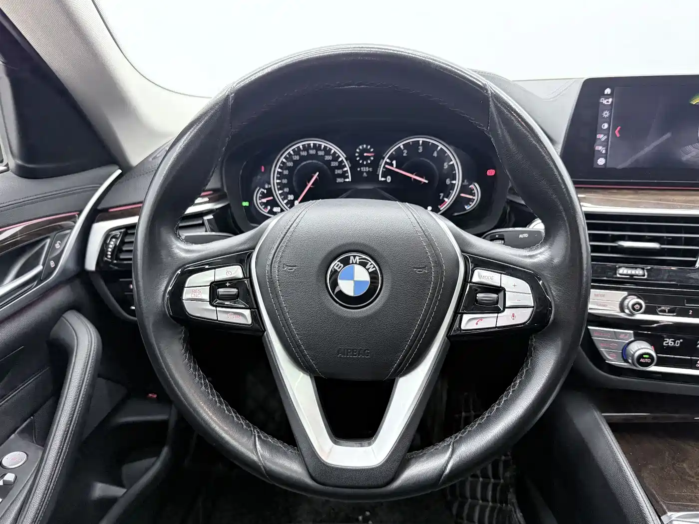 BMW 5 Series 2018 525Li Luxury Package фото 8