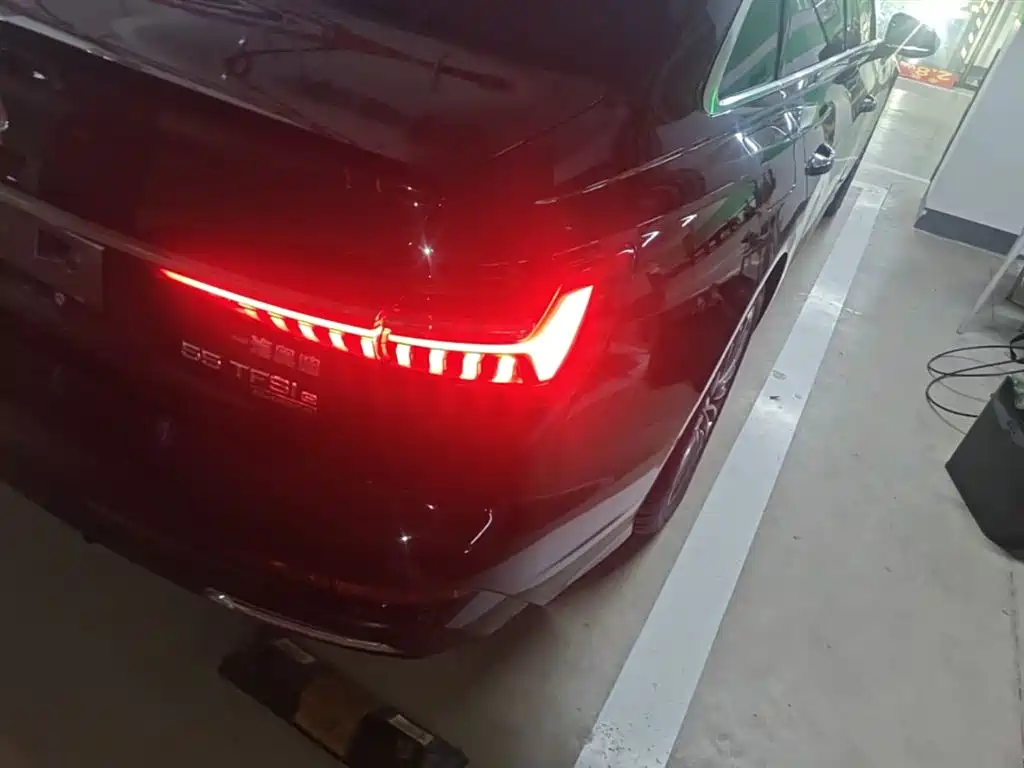 Audi A6L New Energy 2020 55 TFSI e quattro фото 8
