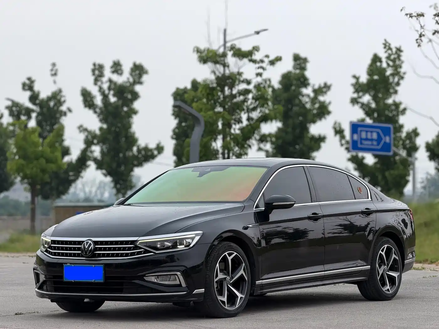 Volkswagen Magotan 2023 Model 2 Million Commemorative Edition 330TSI DSG Luxury