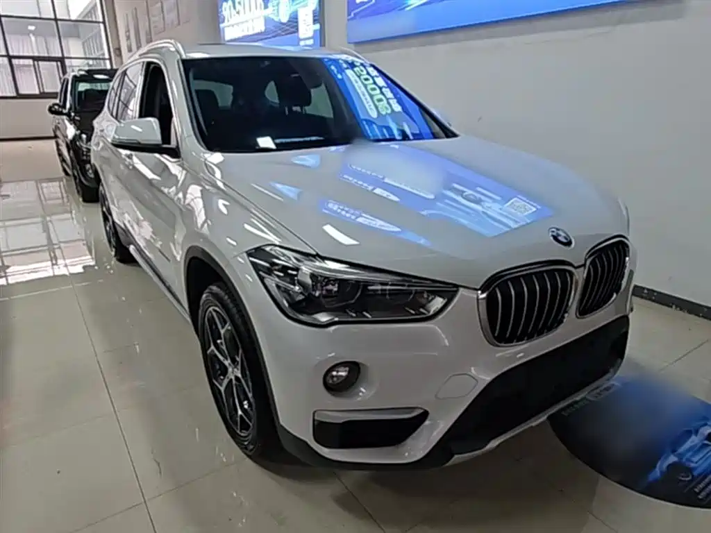 BMW X1 2018 sDrive18Li Premium Model фото 4