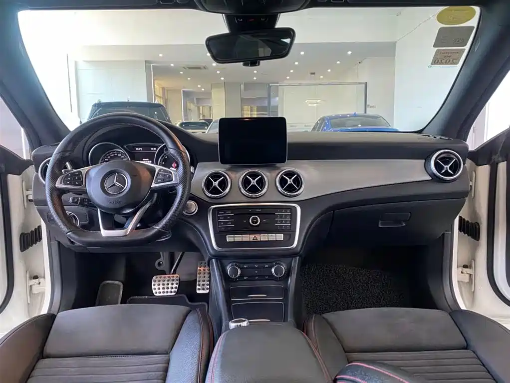 Mercedes-Benz CLA (Import) 2016 CLA 220 4MATIC фото 4