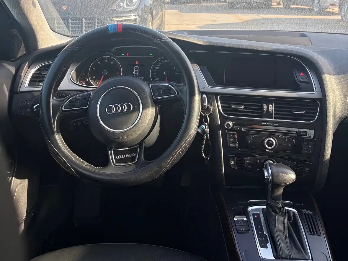 Audi A4L 2013 35 TFSI Automatic Comfort фото 10