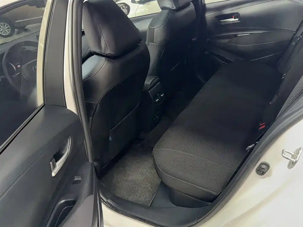Toyota Corolla 2021 Hybrid 1.8L E-CVT Elite Edition фото 17