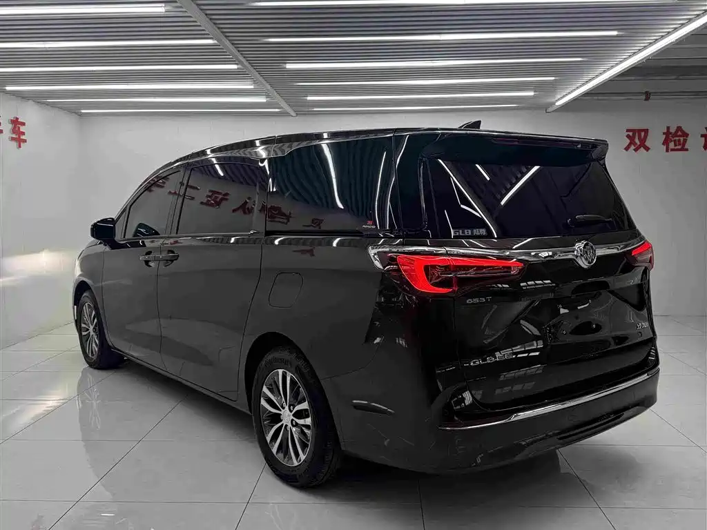 Фото 9 - Buick GL8
