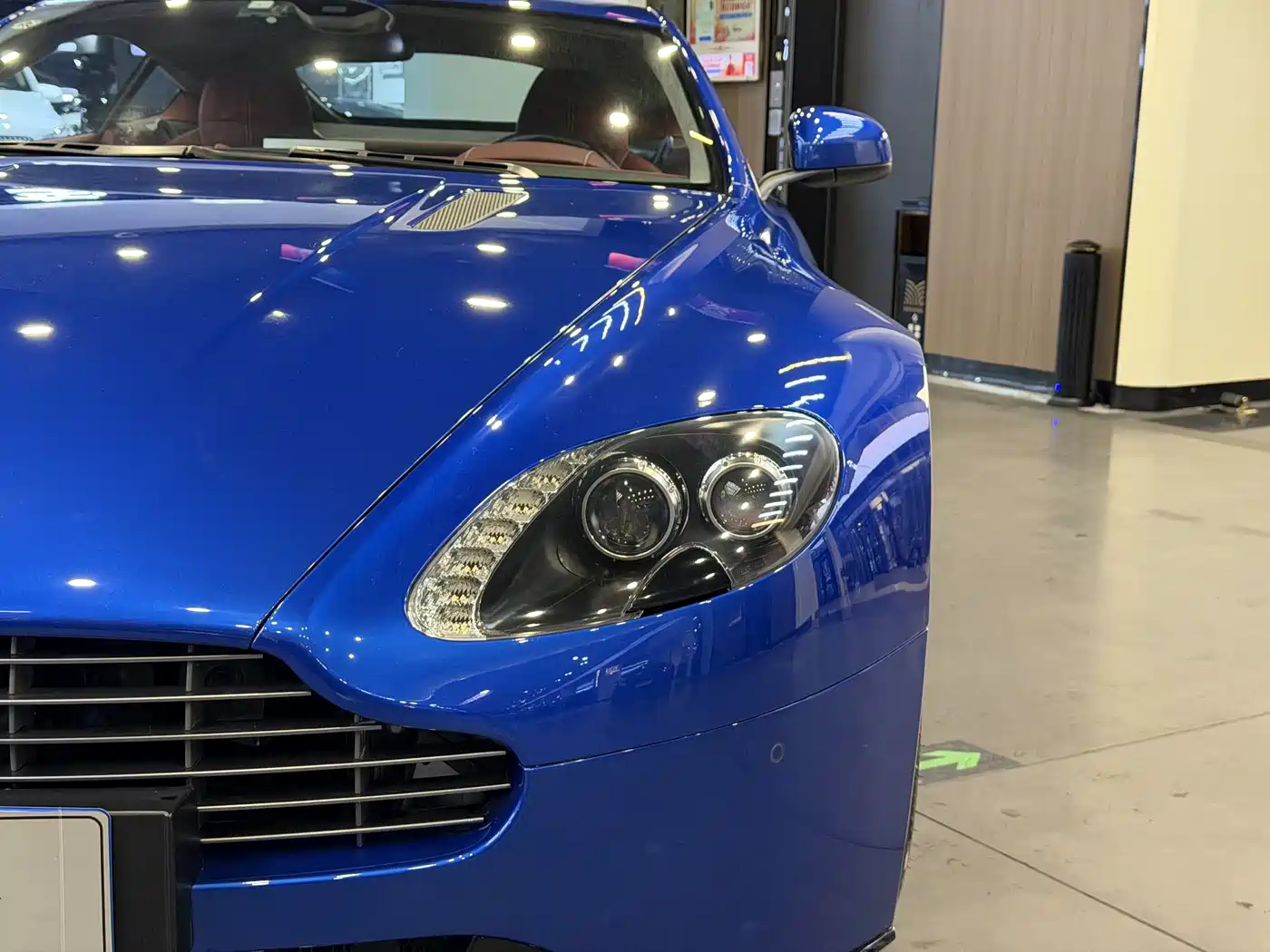 Aston Martin V8 Vantage 2017 2016 4.7L Coupe