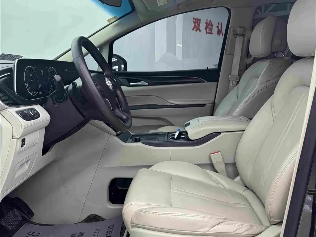 Фото 4 - Buick GL8