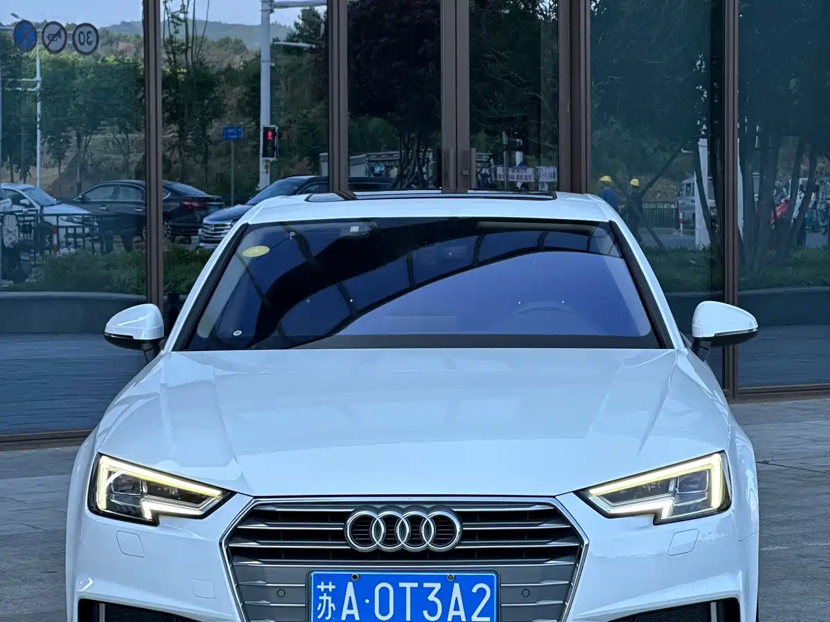 Audi A4L 2018 30th Anniversary 40 TFSI Fashion фото 2