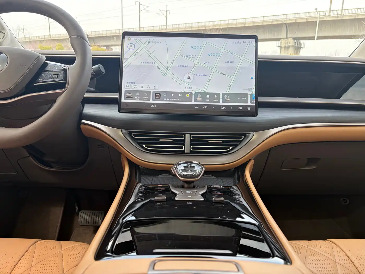 Denza D9 2022 DM-i 970 AWD Flagship фото 15
