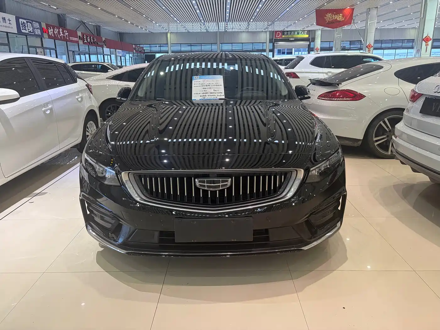 Фото 2 - Geely Preface
