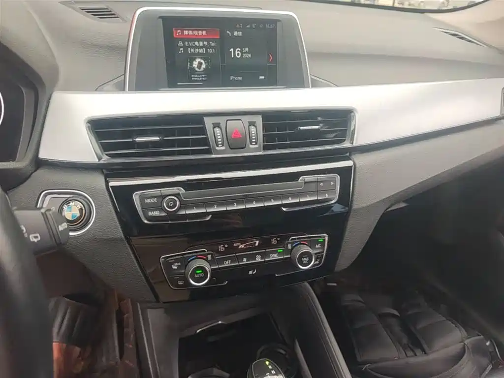 BMW X1 2019 sDrive18Li Fashion Model фото 13