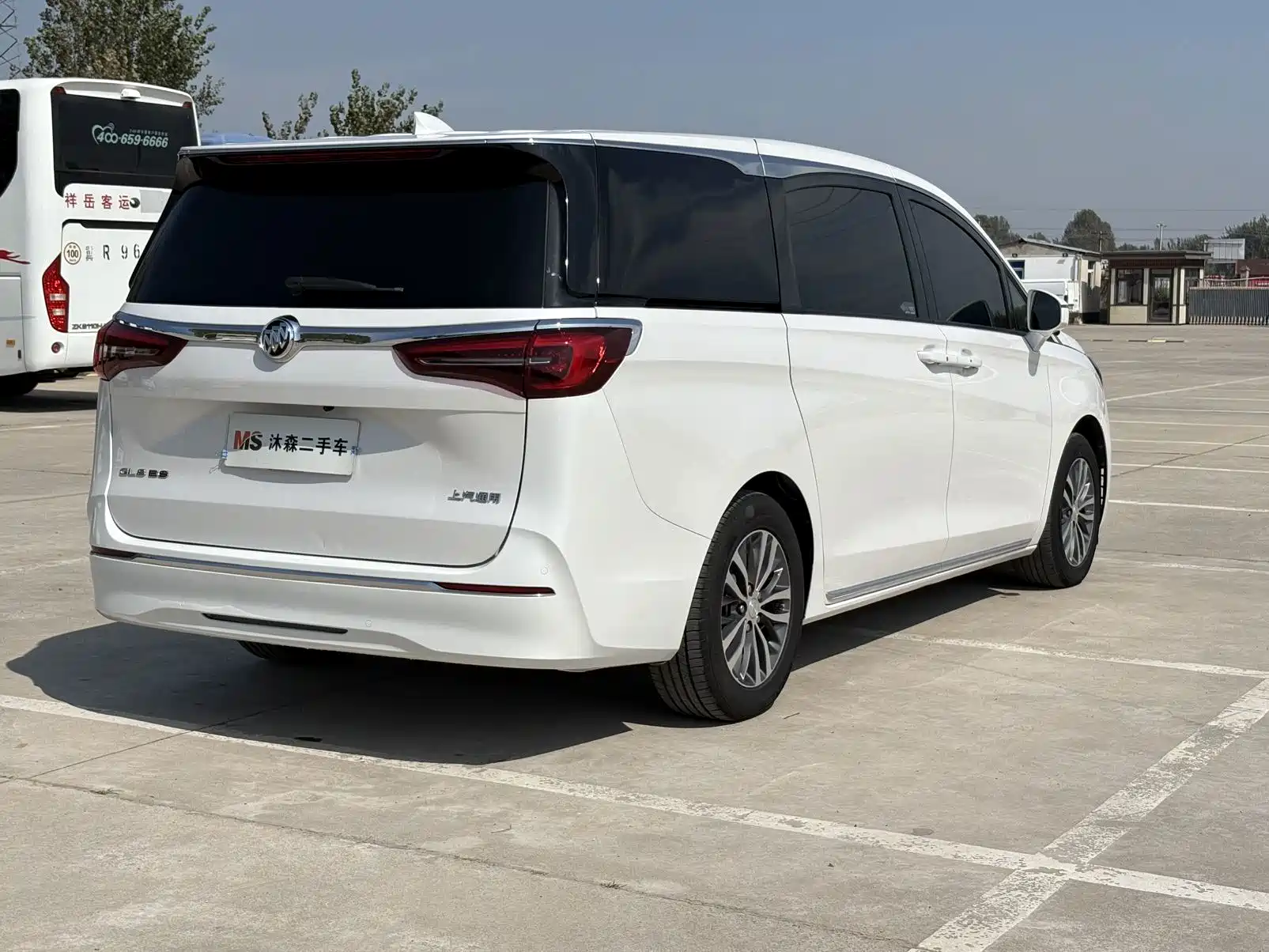 Фото 4 - Buick GL8