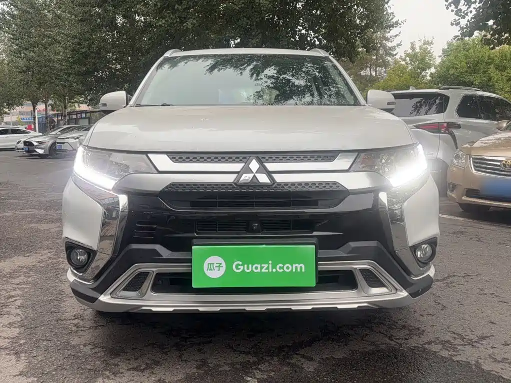 Mitsubishi Outlander 2022 2021 2.0L 2WD Smooth Ride Version 5-Seater
