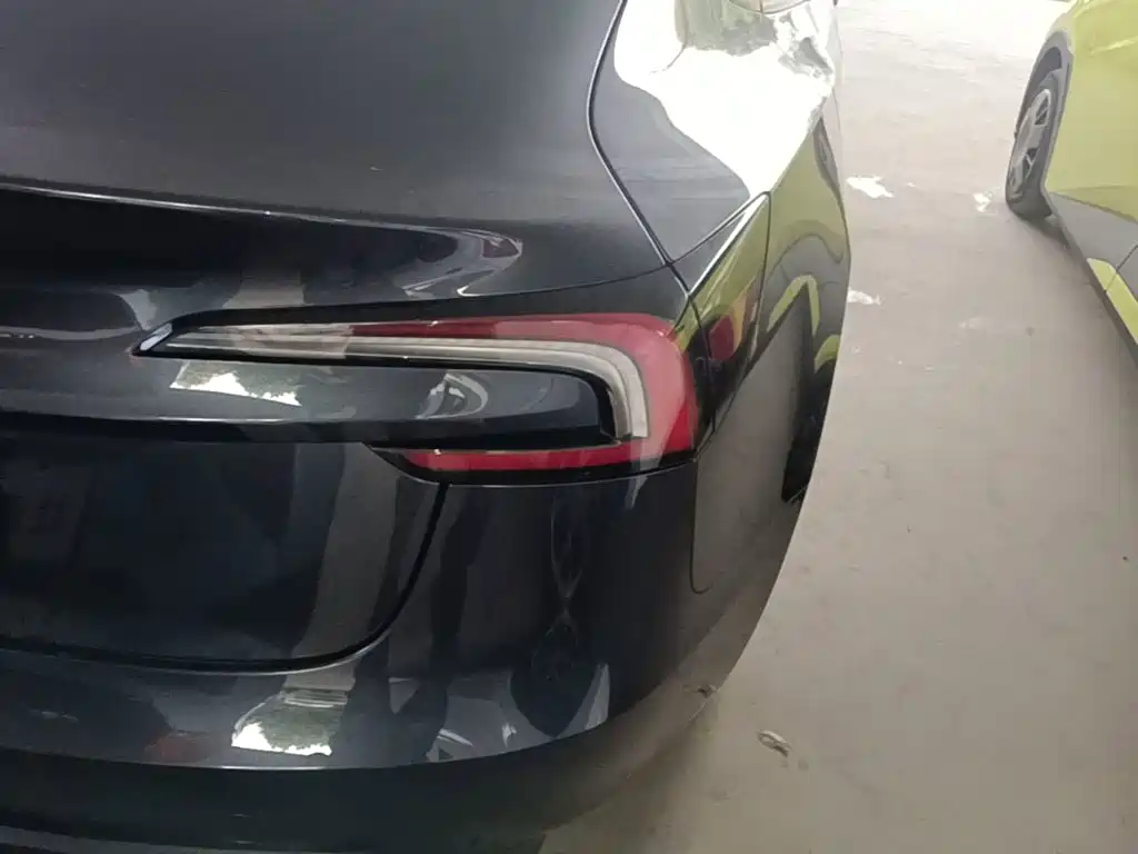 Фото 8 - Tesla Model 3